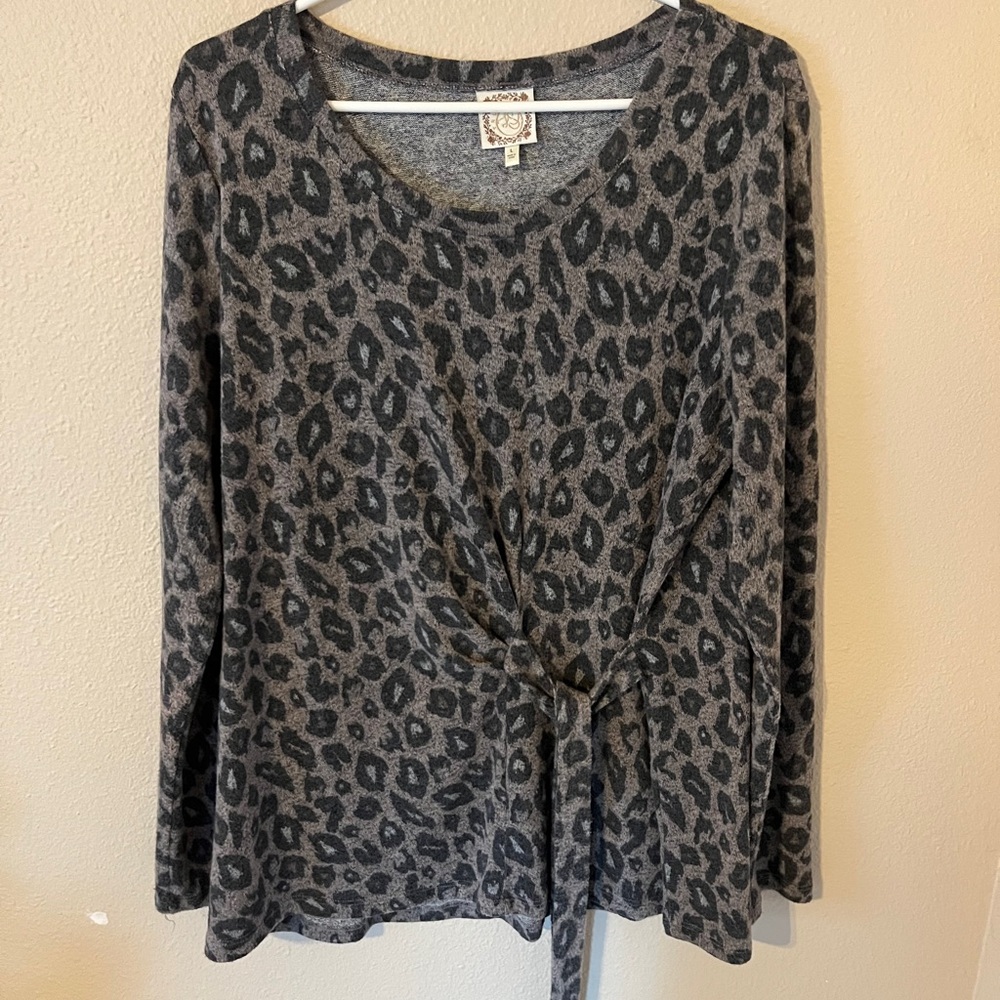 Truselec (TS) Black Leopard Print Blouse Long Sleeve Tie Waist Size L